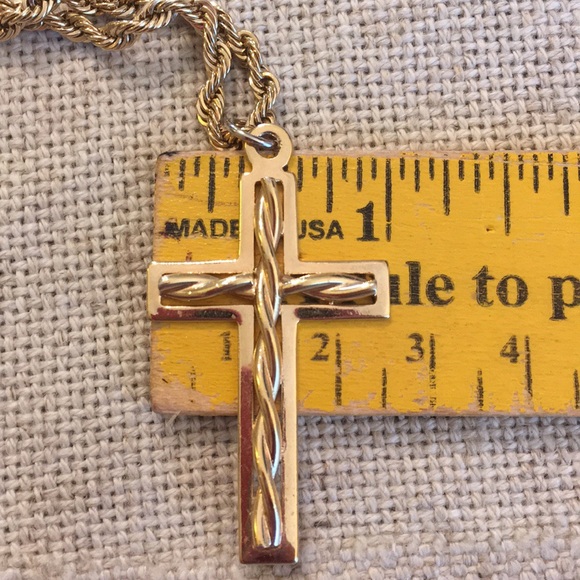 14kt Gold Plated Diamond Cut Rope Chain & Cross - Picture 14 of 16